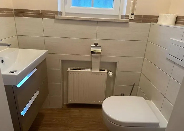 With Kitchen And 3 Sleeping Appartement Untermeitingen