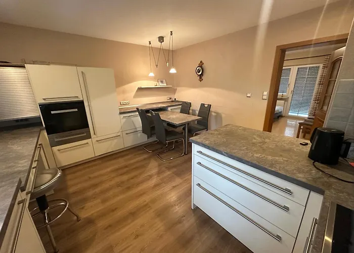 With Kitchen And 3 Sleeping Appartement Untermeitingen